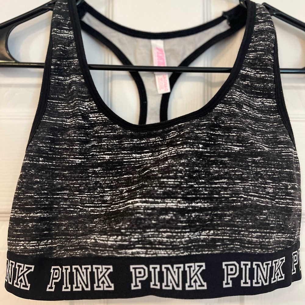 ‘PINK’ sports bra size large